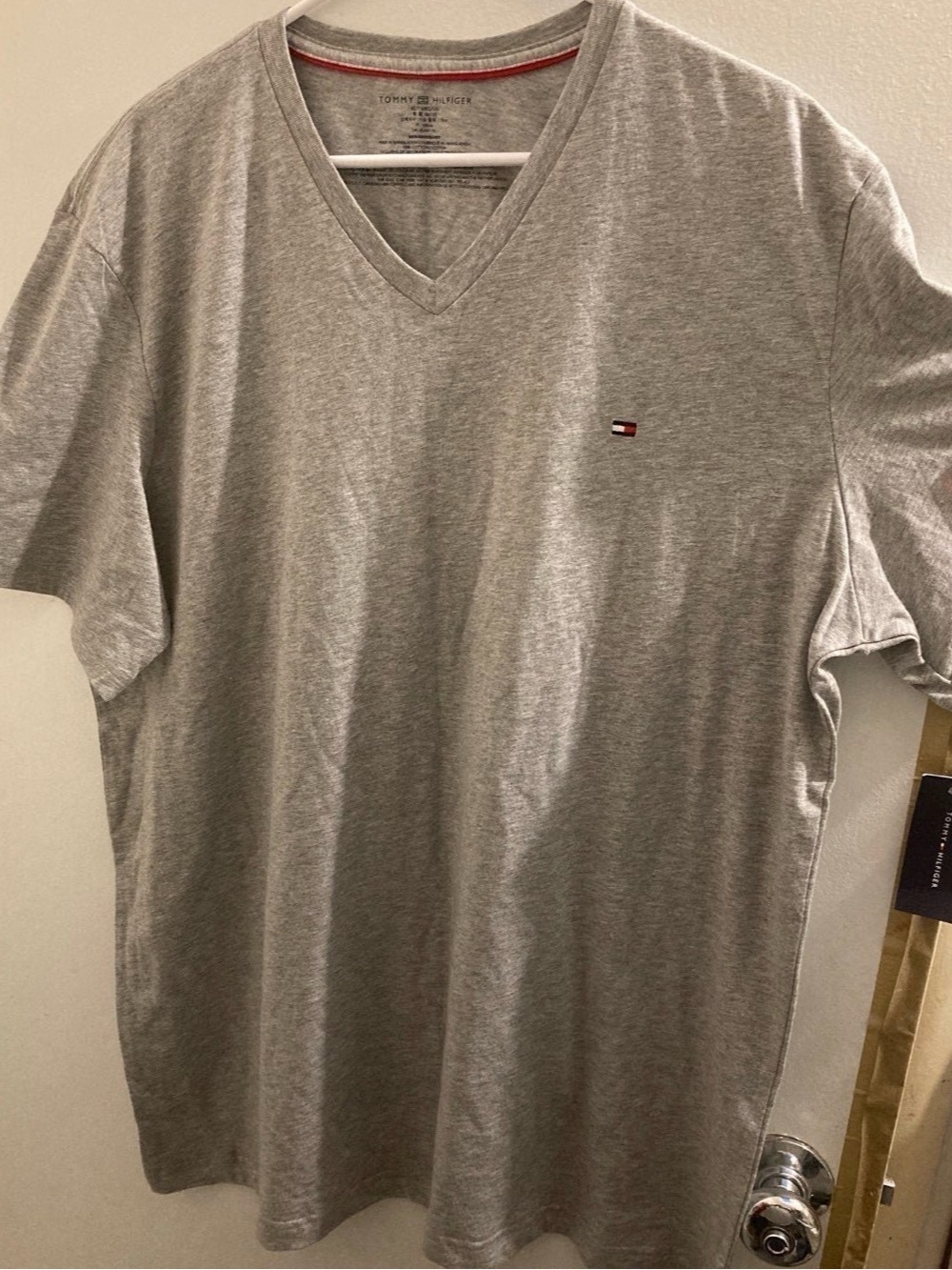 Tommy Hilfiger Men’s Light Grey V-Neck Short Sleeve T-shirt